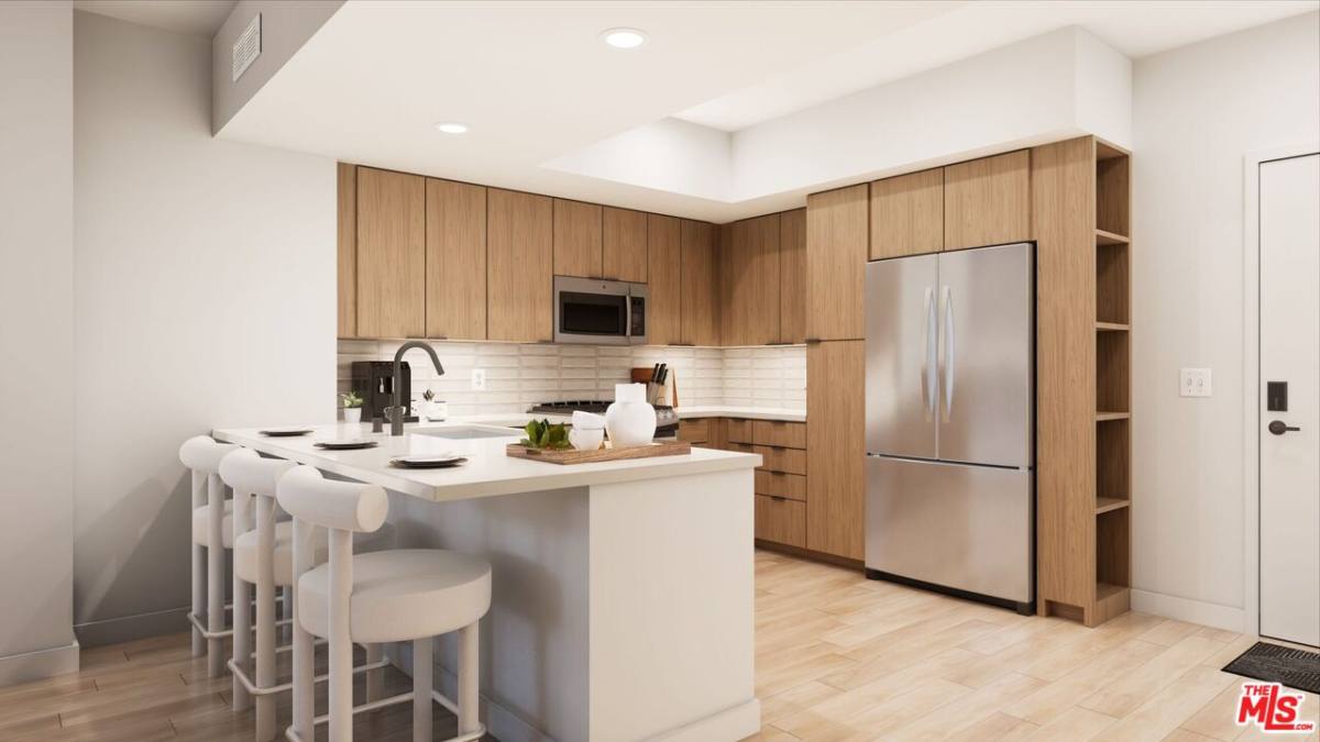 Apartment for rent at 800 N Front St, Burbank, CA 91502