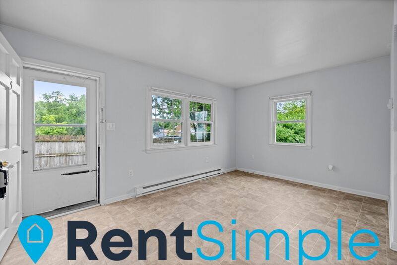 Apartment for rent at 223 S Main St #5, Woodstock, VA 22664