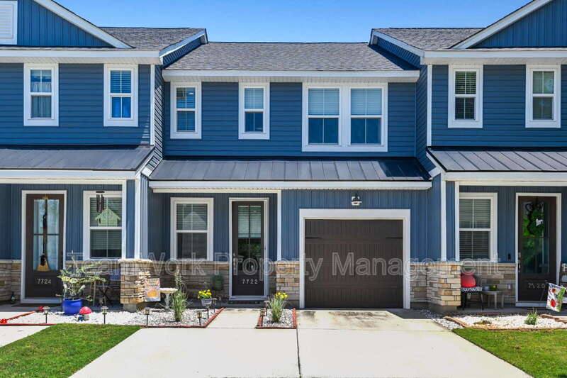 Townhouse for rent at 7722 Park Gate Dr, North Charleston, SC 29418