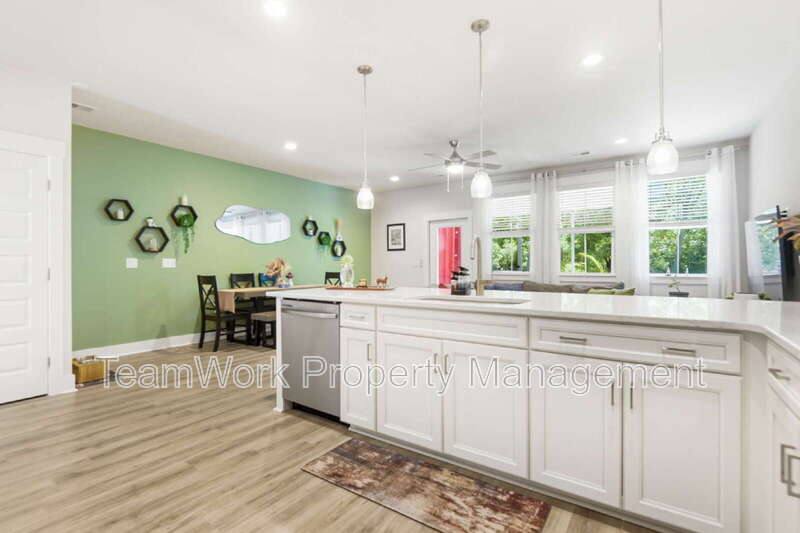 Townhouse for rent at 7722 Park Gate Dr, North Charleston, SC 29418
