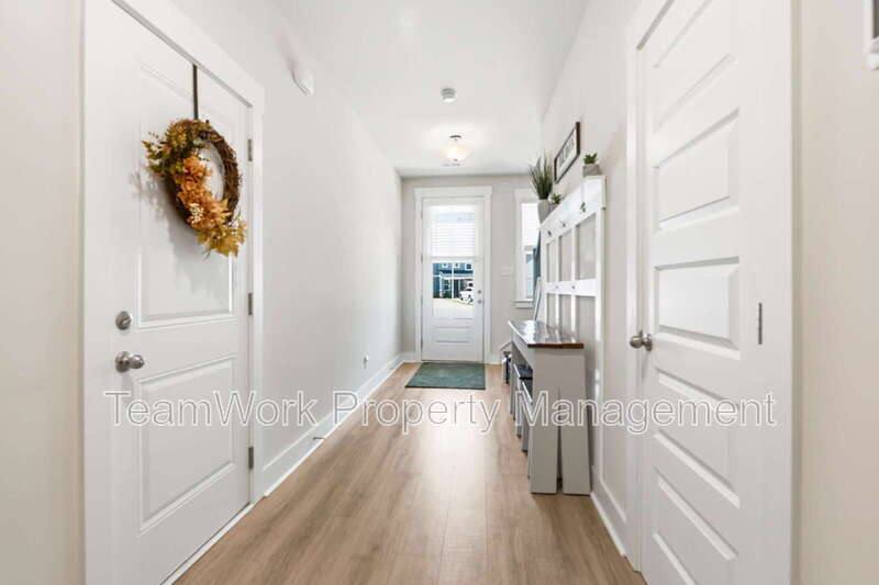 Townhouse for rent at 7722 Park Gate Dr, North Charleston, SC 29418