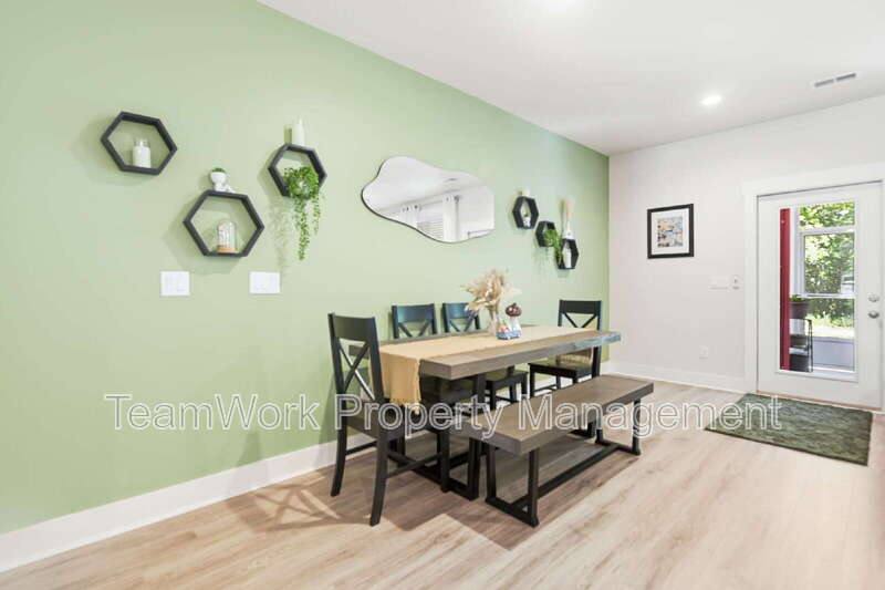 Townhouse for rent at 7722 Park Gate Dr, North Charleston, SC 29418