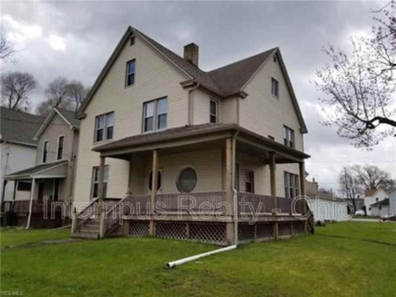 Apartment for rent at 35 Neil St #1, Niles, OH 44446