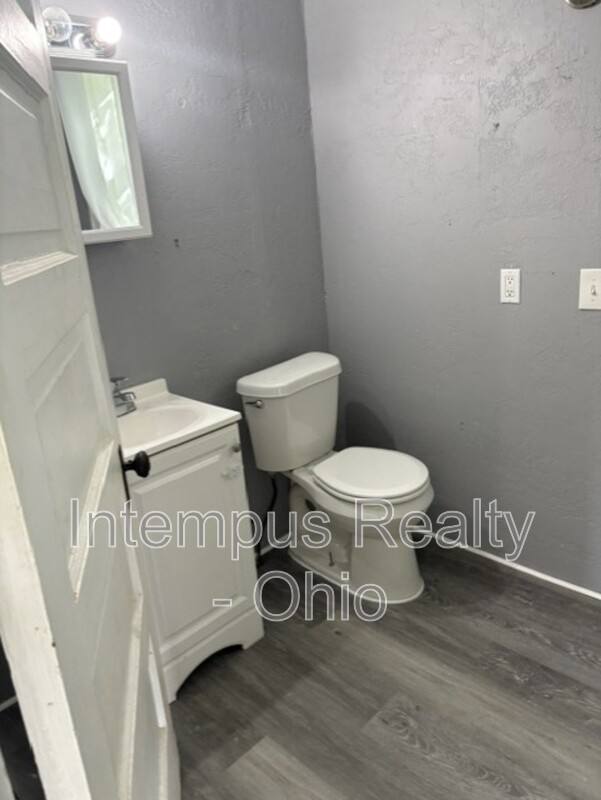 Apartment for rent at 35 Neil St #1, Niles, OH 44446