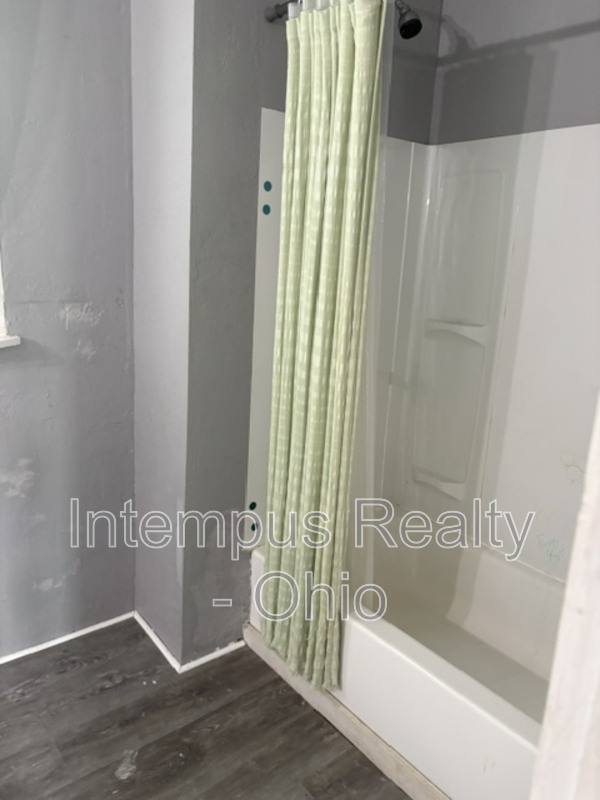 Apartment for rent at 35 Neil St #1, Niles, OH 44446