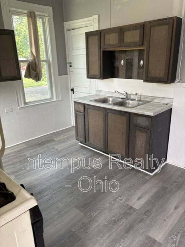 Apartment for rent at 35 Neil St #1, Niles, OH 44446