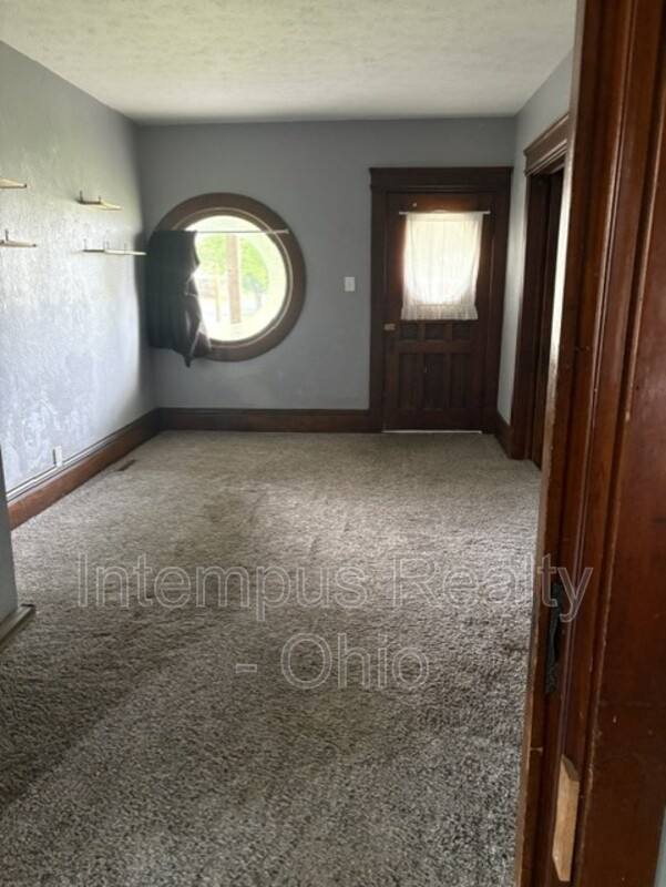 Apartment for rent at 35 Neil St #1, Niles, OH 44446