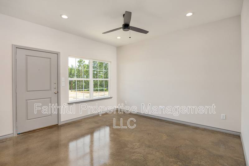 Apartment for rent at 21579 County Rd #11, Troup, TX 75789