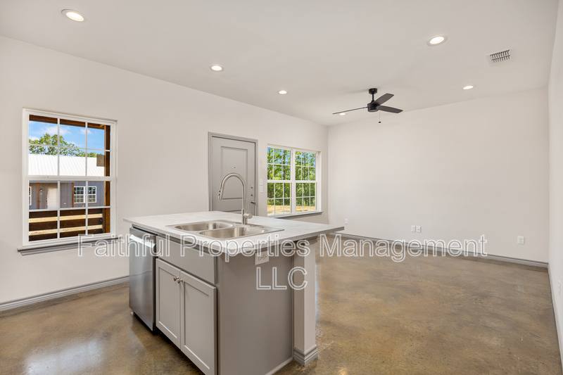 Apartment for rent at 21579 County Rd #11, Troup, TX 75789