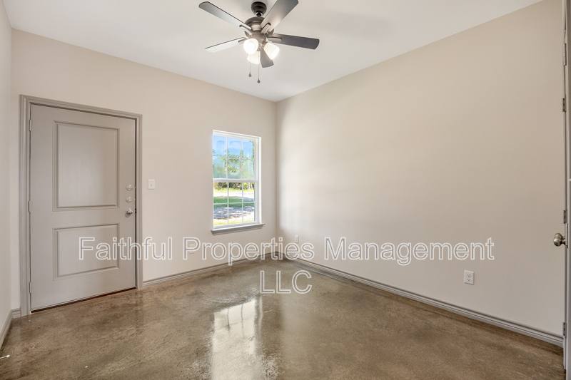 Apartment for rent at 21579 County Rd #11, Troup, TX 75789