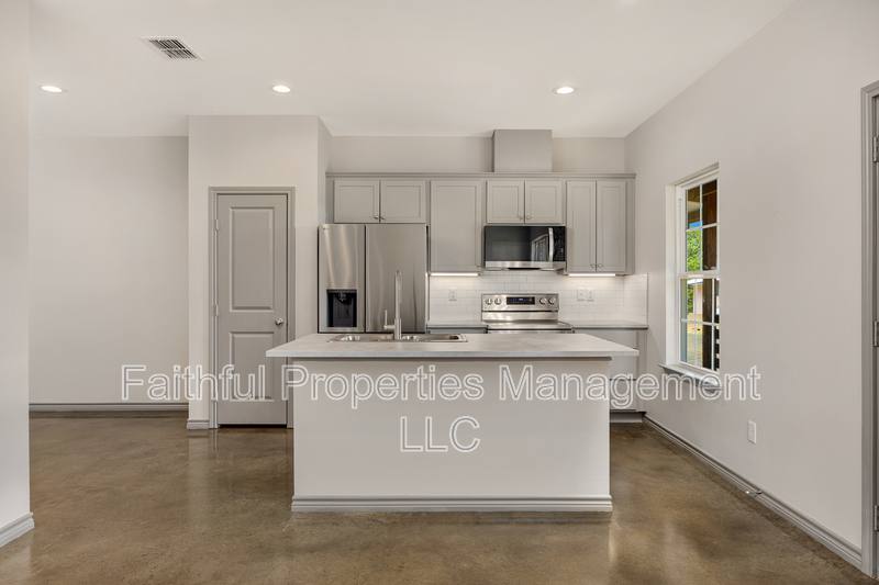 Apartment for rent at 21579 County Rd #11, Troup, TX 75789