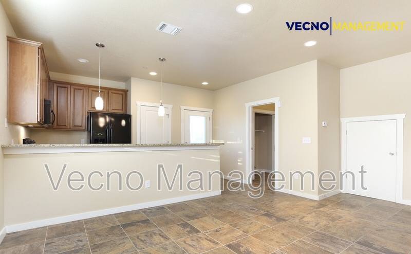 Townhouse for rent at 211 Circle Court, Pleasanton, TX 78064