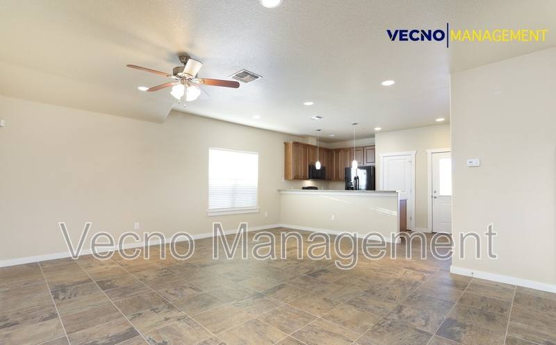 Townhouse for rent at 211 Circle Court, Pleasanton, TX 78064