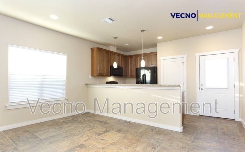 Townhouse for rent at 211 Circle Court, Pleasanton, TX 78064
