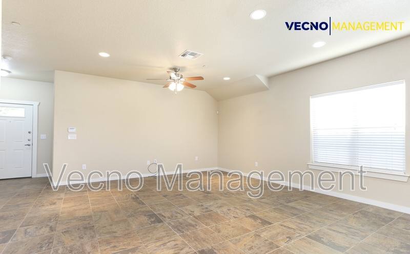 Townhouse for rent at 211 Circle Court, Pleasanton, TX 78064