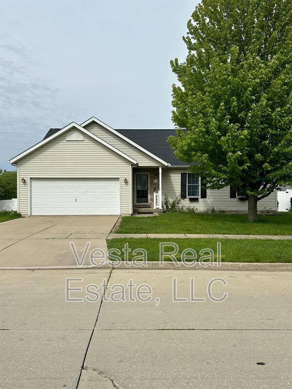 House for rent at 3102 Auburn Rd, Bloomington, IL 61704