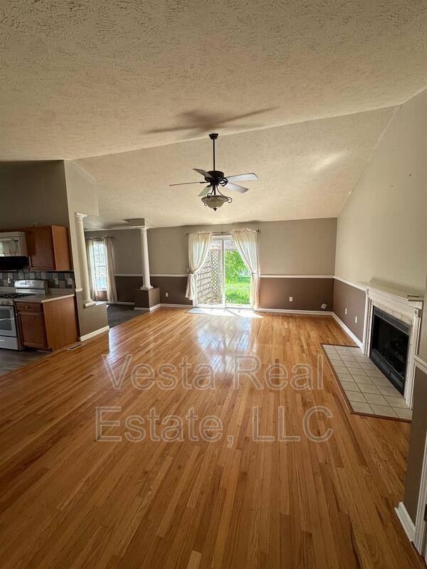 House for rent at 3102 Auburn Rd, Bloomington, IL 61704