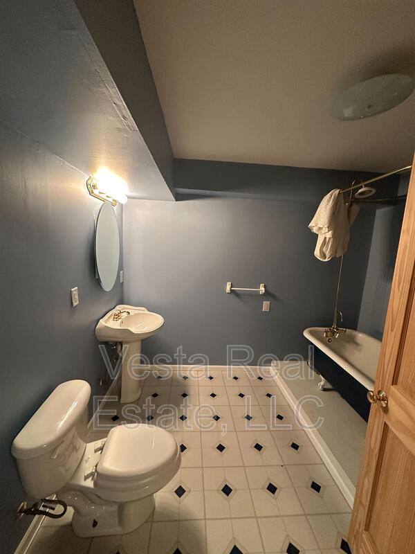 House for rent at 3102 Auburn Rd, Bloomington, IL 61704