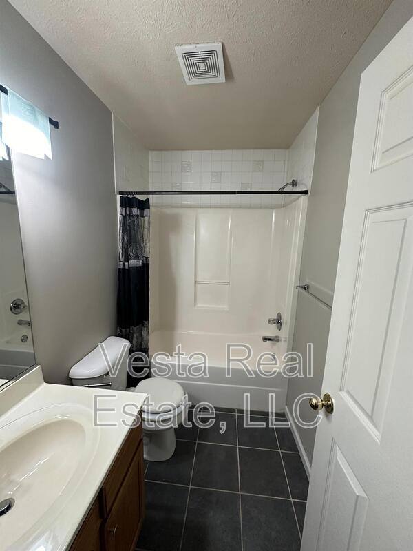 House for rent at 3102 Auburn Rd, Bloomington, IL 61704