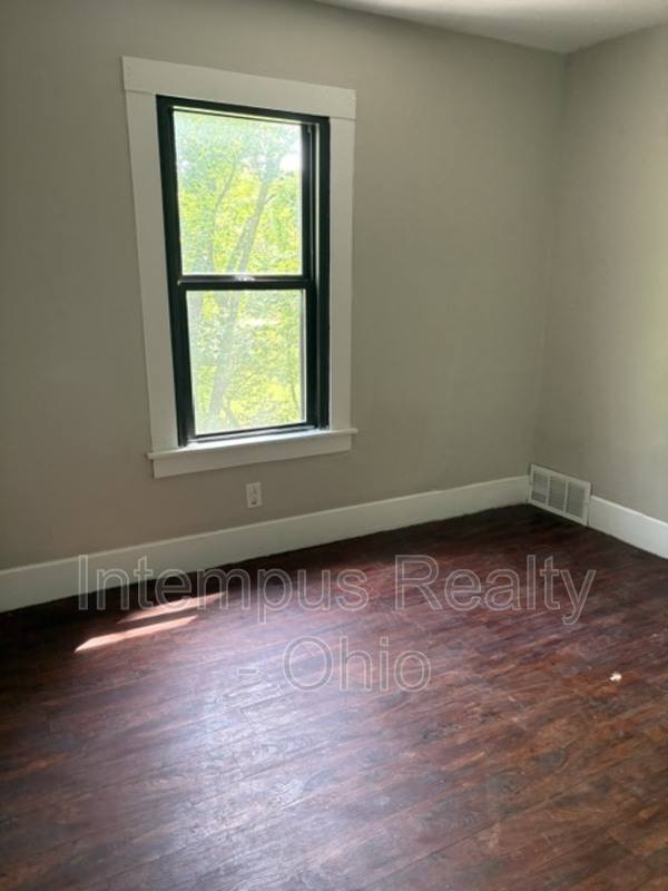 House for rent at 539 Falls Ave #3, Youngstown, OH 44502