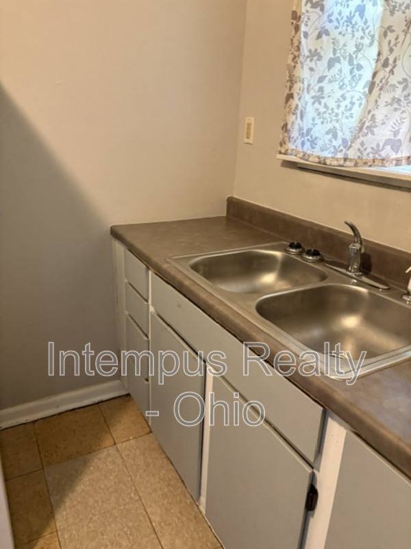 House for rent at 539 Falls Ave #3, Youngstown, OH 44502