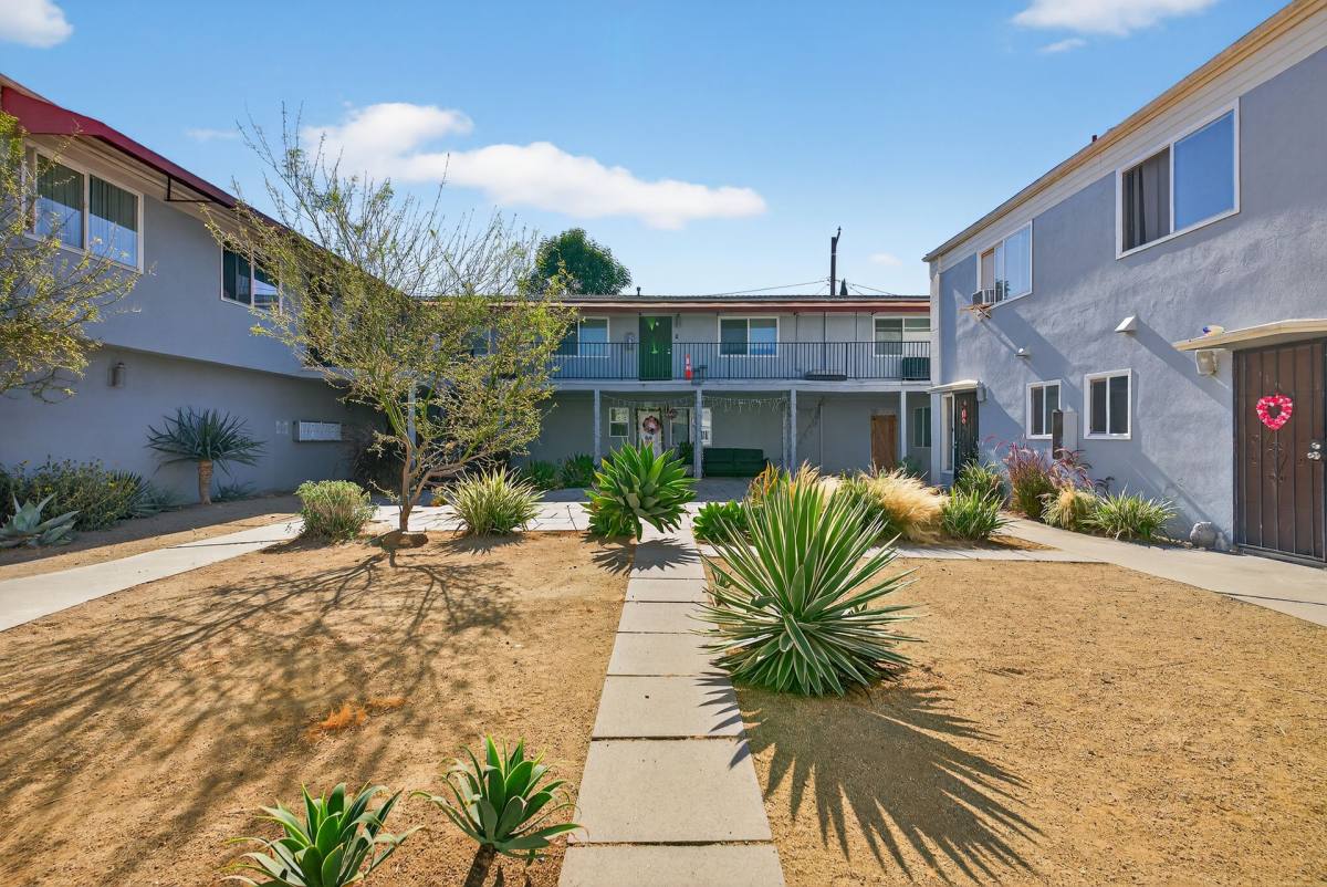 Apartment for rent at 13392 Magnolia St, Garden Grove, CA 92844