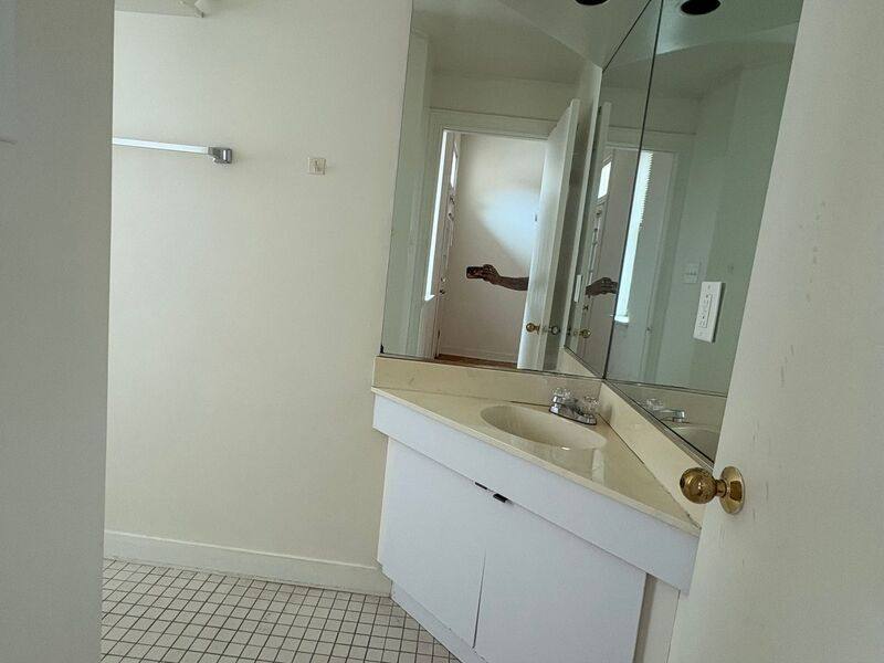 Apartment for rent at 17 W Preston St #15E, Baltimore, MD 21201