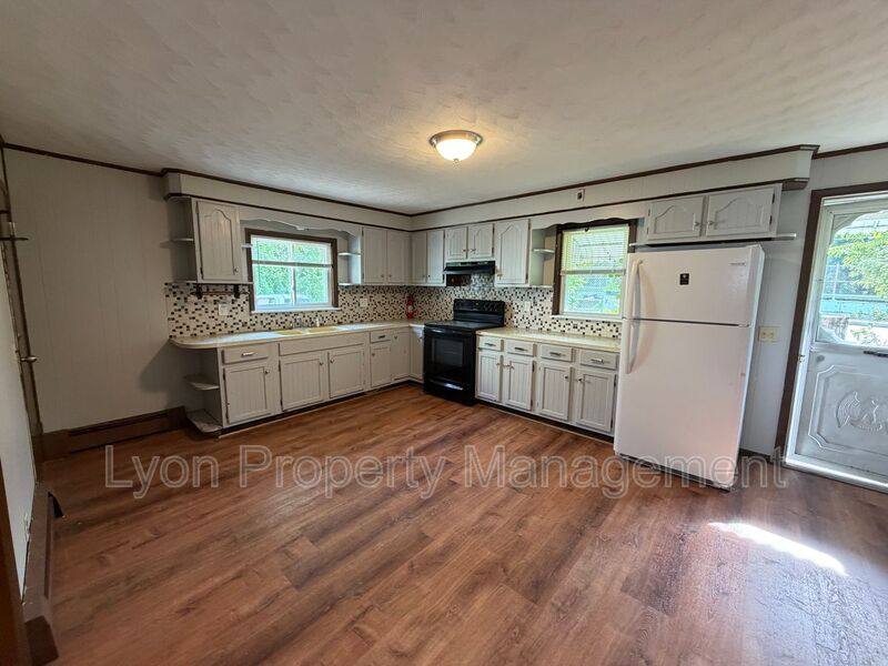 Apartment for rent at 403 Broad St - 1st Floor, Cumberland, RI 02864