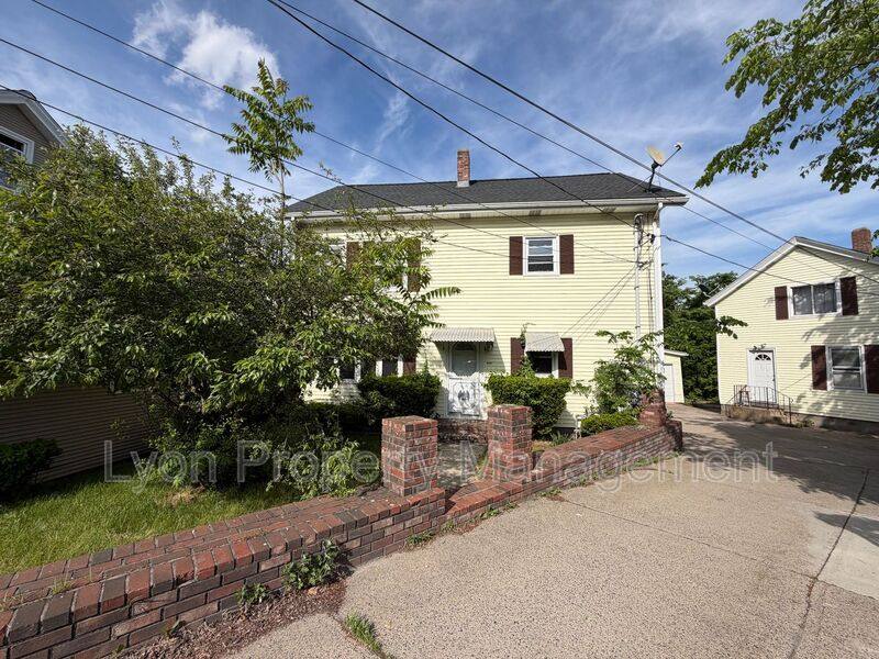 Apartment for rent at 403 Broad St - 1st Floor, Cumberland, RI 02864