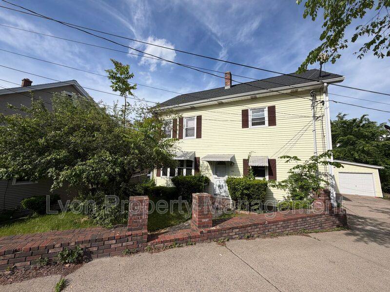 Apartment for rent at 403 Broad St - 1st Floor, Cumberland, RI 02864