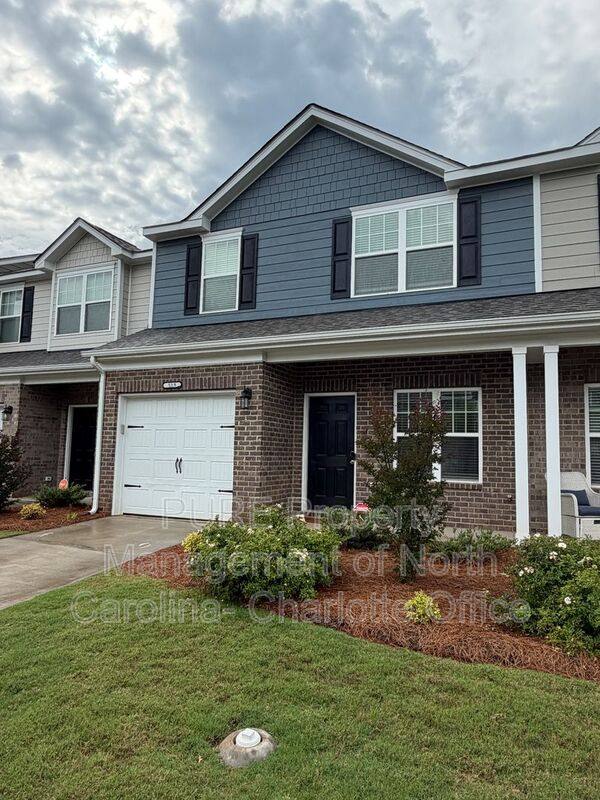 Townhouse for rent at 519 San Marco Dr, Gastonia, NC 28056