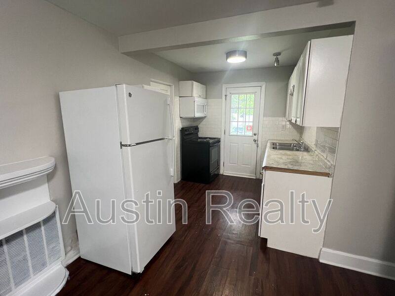 House for rent at 8713 Maryknoll Ave, Saint Louis, MO 63114