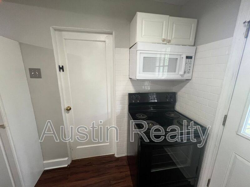 House for rent at 8713 Maryknoll Ave, Saint Louis, MO 63114
