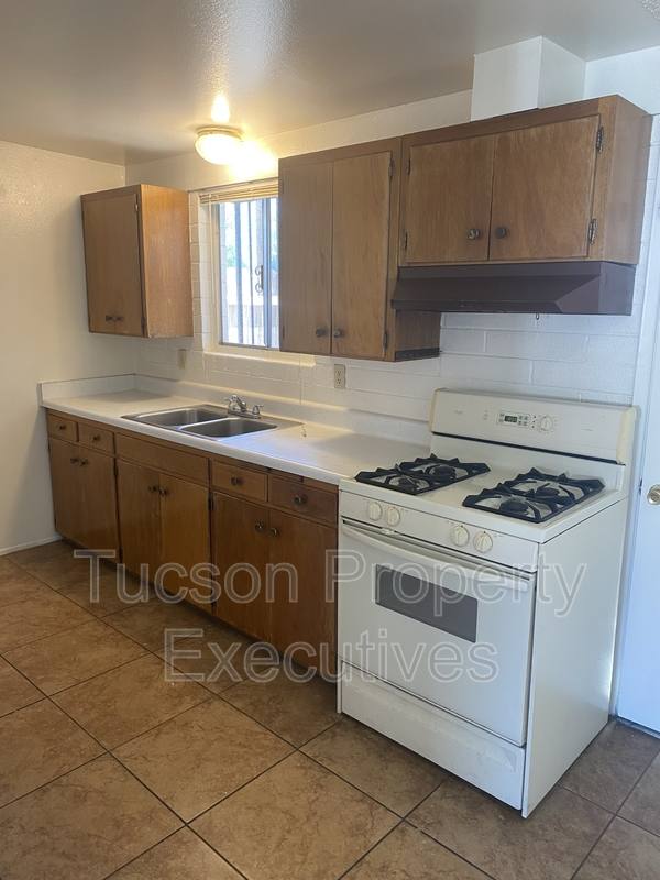 Townhouse for rent at 4239 E Lee St, Tucson, AZ 85712