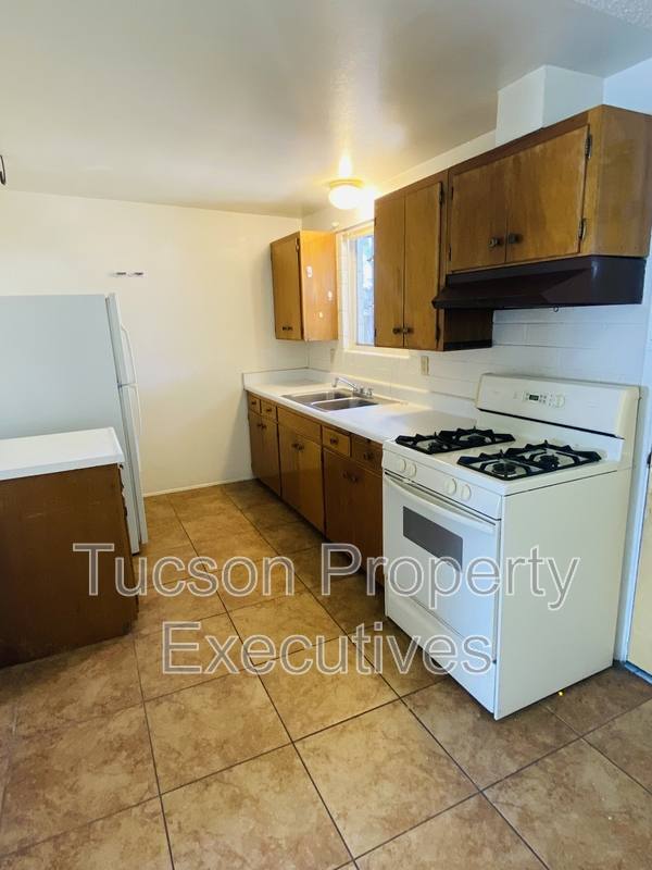 Townhouse for rent at 4239 E Lee St, Tucson, AZ 85712