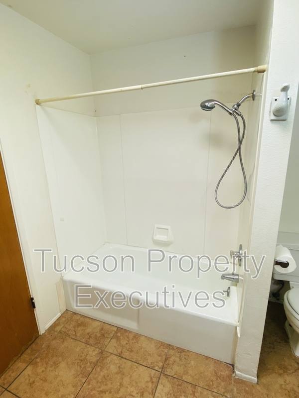 Townhouse for rent at 4239 E Lee St, Tucson, AZ 85712