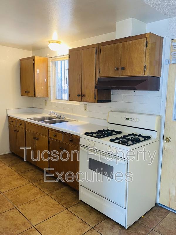 Townhouse for rent at 4239 E Lee St, Tucson, AZ 85712