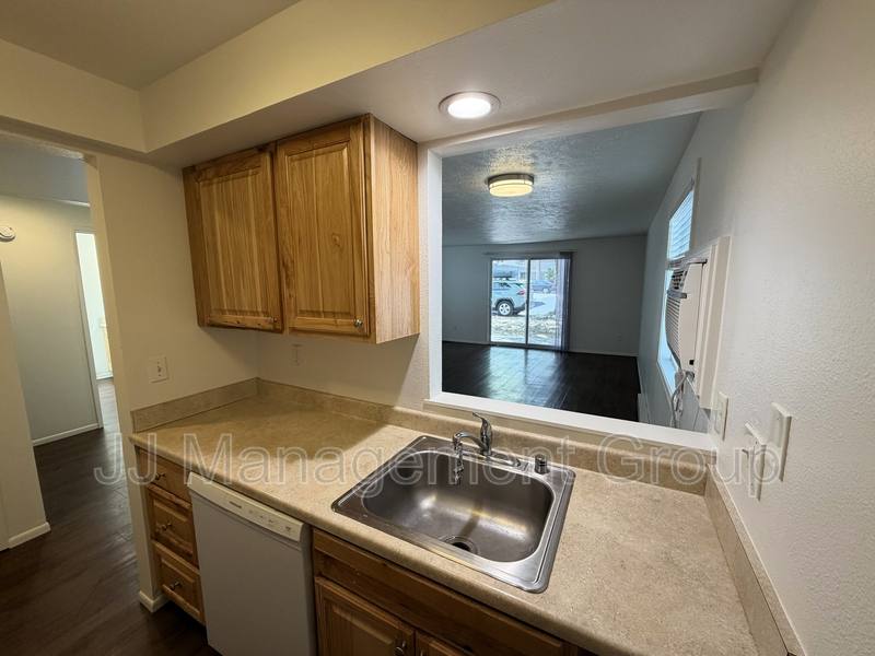 Apartment for rent at 3414 S Grand Blvd #102, Spokane, WA 99203