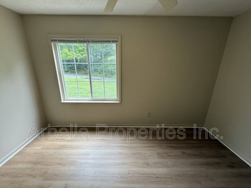 Apartment for rent at 103 S Beech St #15, Johnson City, TN 37604