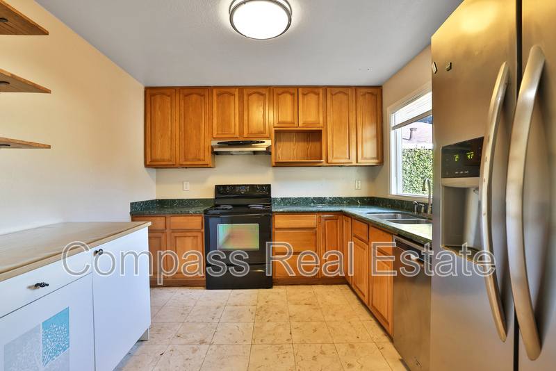 House for rent at 31101 Fredi St, Union City, CA 94587