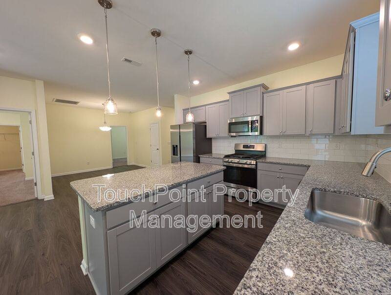 House for rent at 7016 Wheyfield Dr, Charlotte, NC 28215