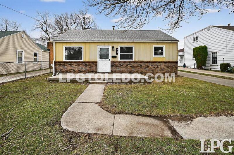House for rent at 927 W Northgate Parkway, Toledo, OH 43612