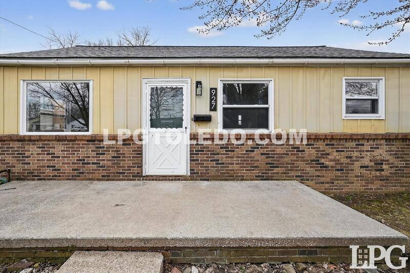 House for rent at 927 W Northgate Parkway, Toledo, OH 43612