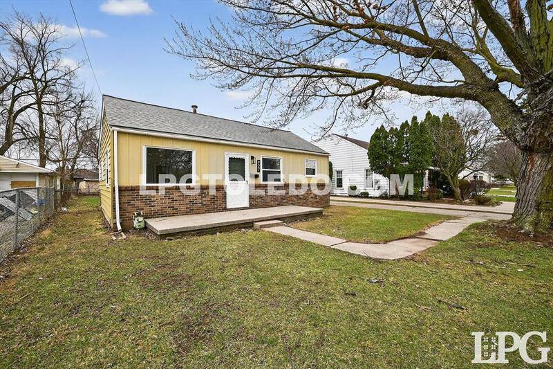 House for rent at 927 W Northgate Parkway, Toledo, OH 43612