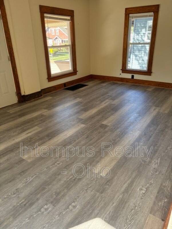 House for rent at 1151 Kenilworth Ave SE, Warren, OH 44484
