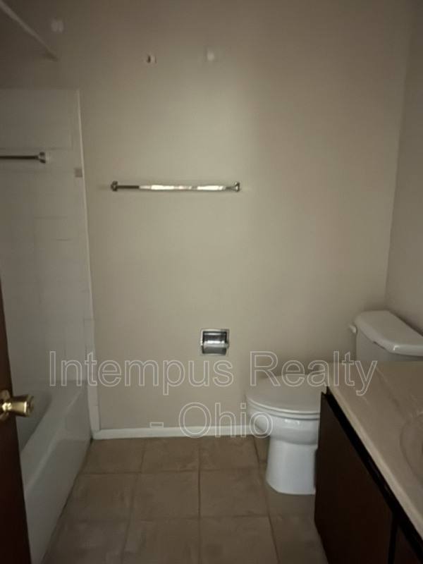 Apartment for rent at 203 S Elruth Ave #4, Girard, OH 44420