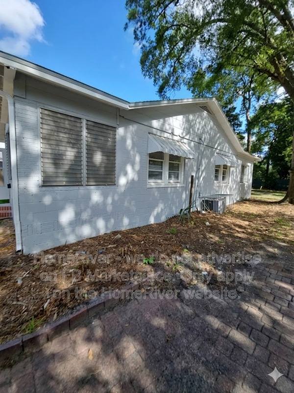 Apartment for rent at 1645 W 17th St #1, Jacksonville, FL 32209