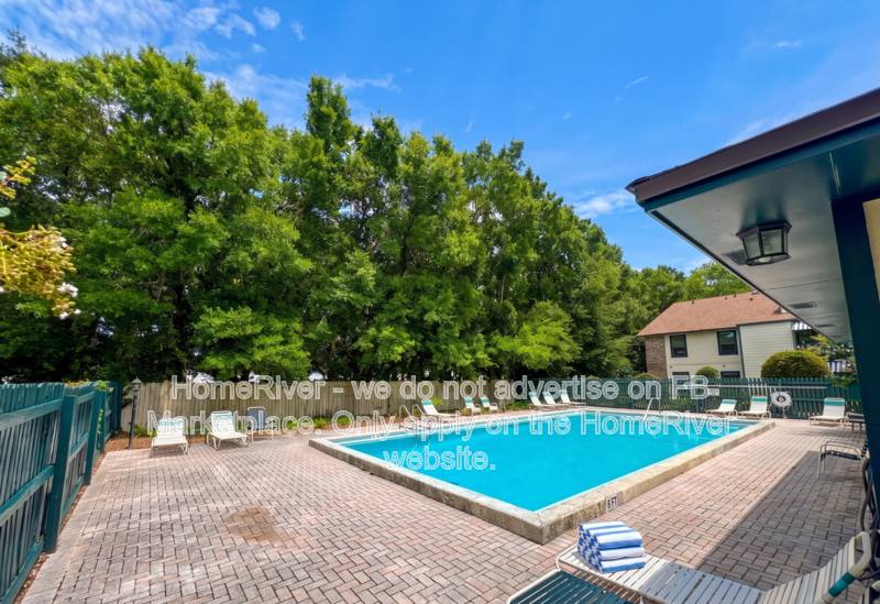 Condo for rent at 2299 Scenic Highway B5, Pensacola, FL 32503