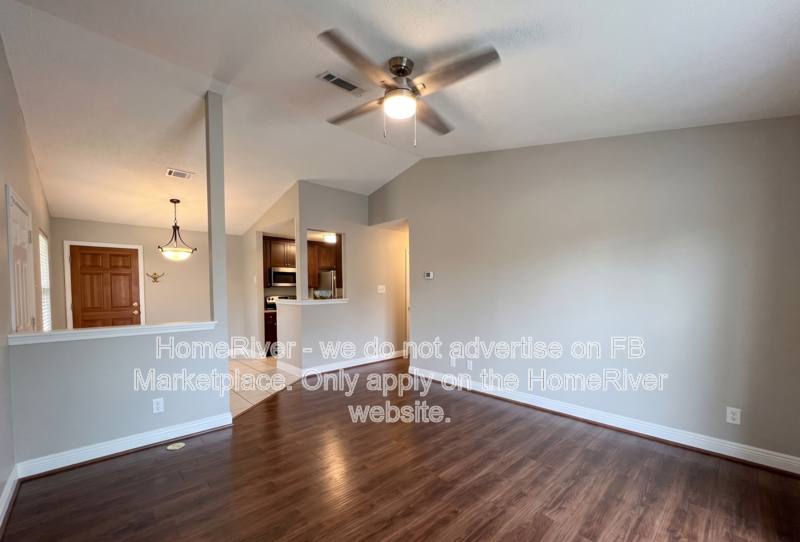Condo for rent at 2299 Scenic Highway B5, Pensacola, FL 32503