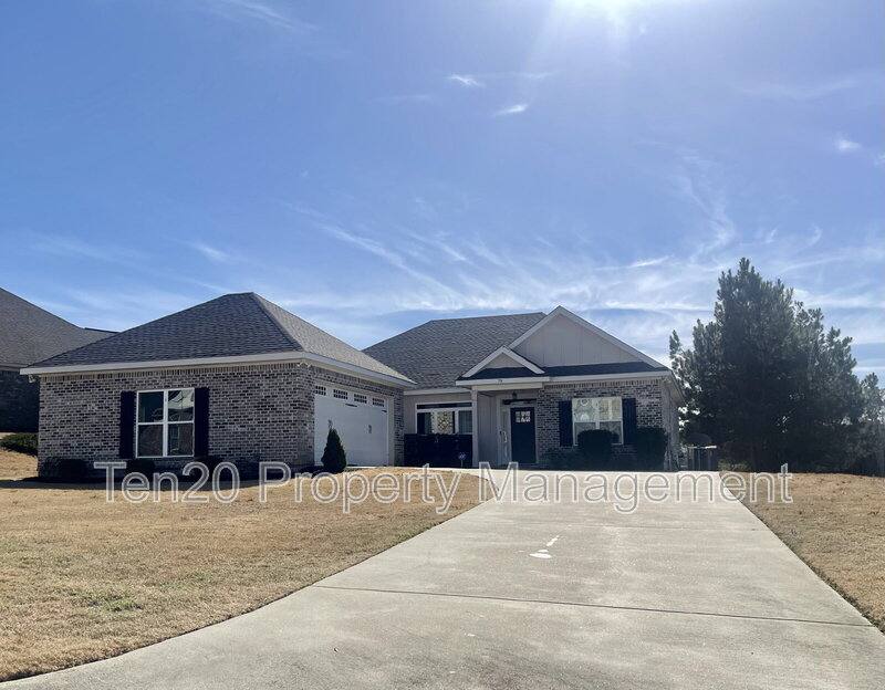 70 Tree Top Hill, Smiths Station, AL 36877 - House for Rent - Image 1